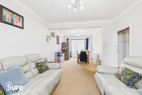 undefined, St. Peters Road, Southall, Greater London, UB1