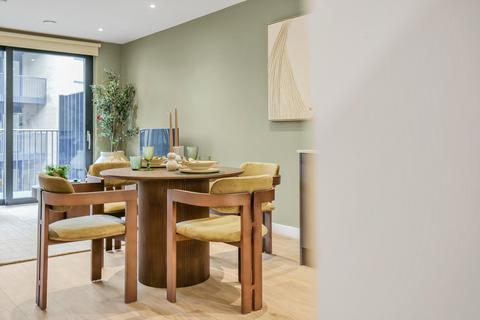 2 bedroom flat to rent, Capital Interchange Way, Brentford, TW8.