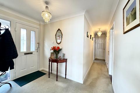 3 bedroom bungalow for sale, Warwick Close, Lee-on-the-Solent