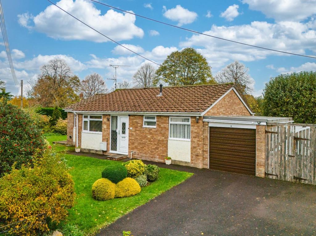 2 Tripps Corner, Yatton, BS49 4 JW drone 5.jpeg