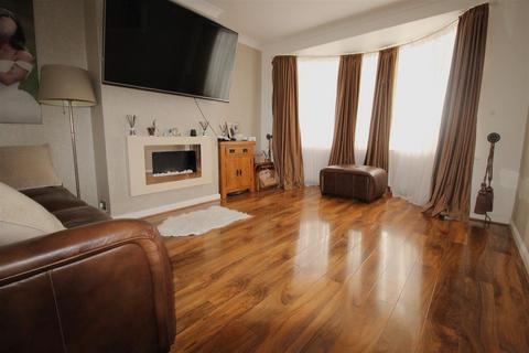 3 bedroom semi-detached house for sale, St. Helens Road, Sheerness