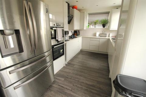 3 bedroom semi-detached house for sale, St. Helens Road, Sheerness