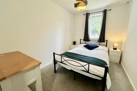 197 Redgrave Close, Gateshead, NE8 3JT