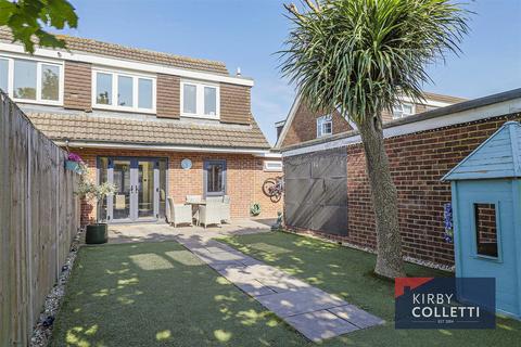 3 bedroom semi-detached house for sale, Perrysfield Road, Cheshunt