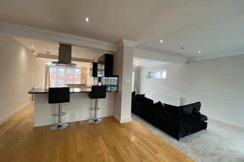 3 bedroom detached bungalow to rent, Western Terrace, The Park, Nottingham, Nottinghamshire, NG7