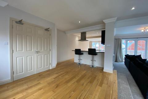 3 bedroom detached bungalow to rent, Western Terrace, The Park, Nottingham, Nottinghamshire, NG7