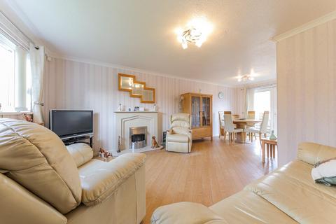 3 bedroom terraced house for sale, Amberley Chase, Killingworth, NE12