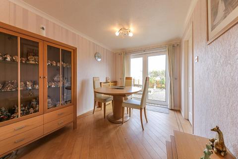 3 bedroom terraced house for sale, Amberley Chase, Killingworth, NE12
