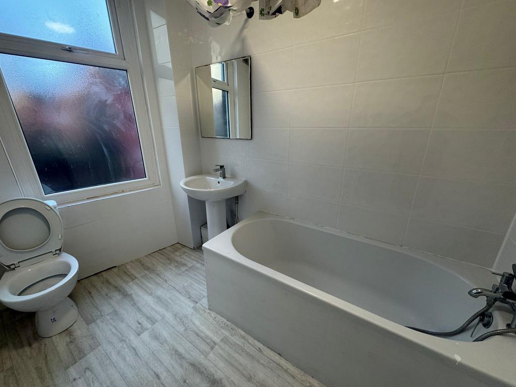 House in Leeds - View 5
