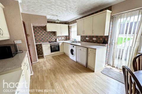 3 bedroom semi-detached house for sale, Bergholt Road, Colchester