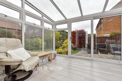 4 bedroom detached house for sale, Crocus Close, Croydon, Surrey