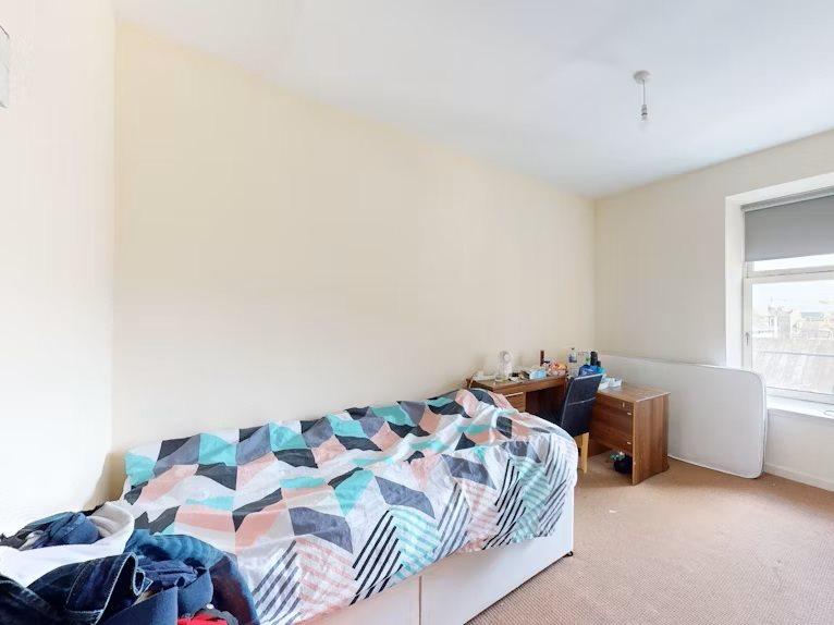 Bedroom pic 5