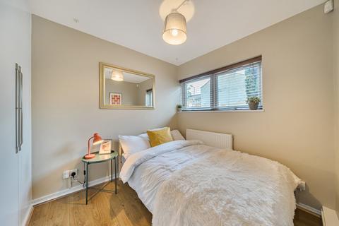 4 bedroom house for sale, Woods Road, London