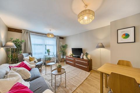 undefined, Woods Road, London