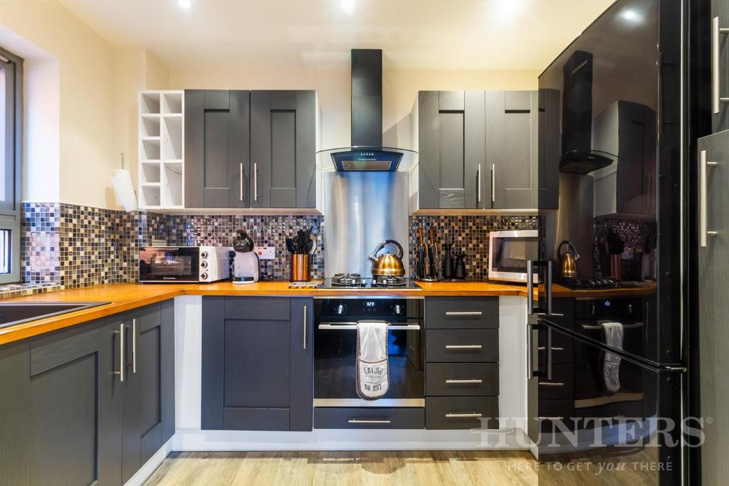 Flat 51, 143 Broad Lane N15 4 QH-4.jpg