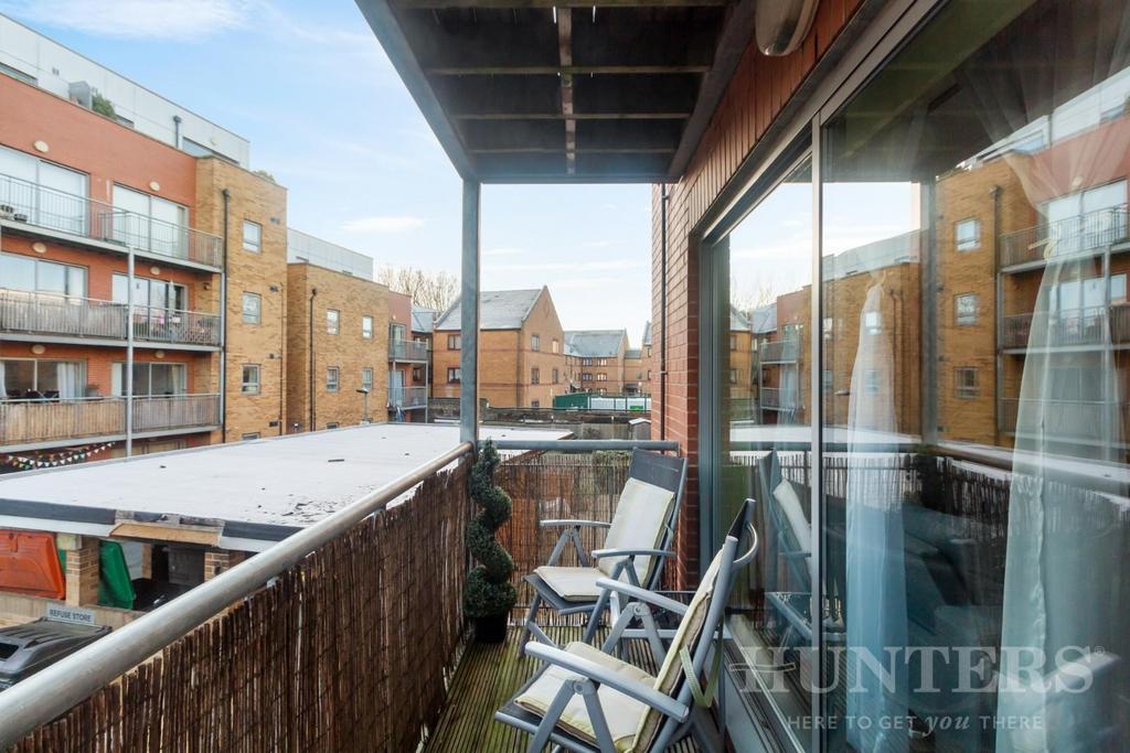 Flat 51, 143 Broad Lane N15 4 QH-6.jpg