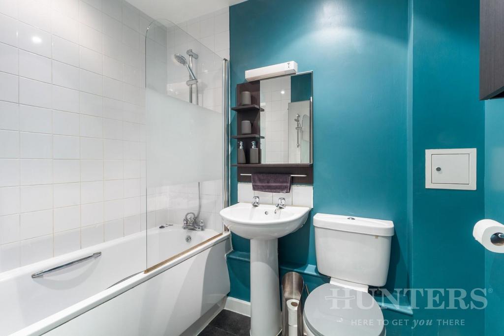 Flat 51, 143 Broad Lane N15 4 QH-11.jpg