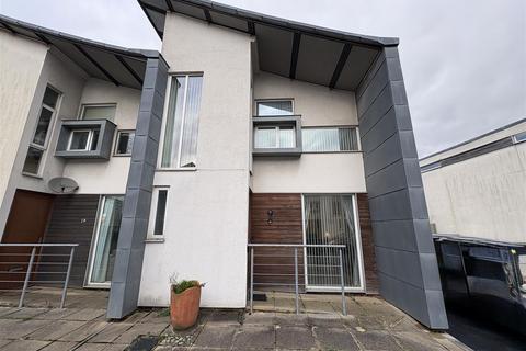 Lloyd Wright Avenue, Beswick, Manchester