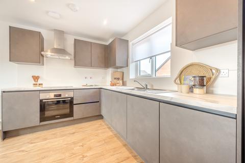 3 bedroom semi-detached house to rent, Hunt Way, Crowthorne, RG45
