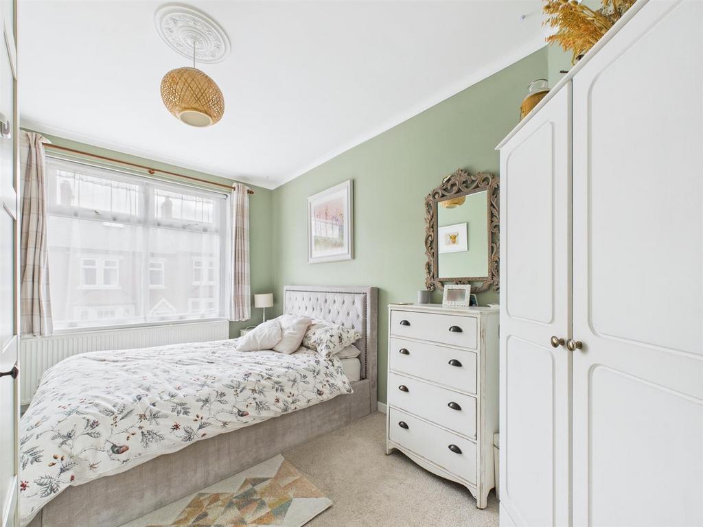 Bed 1.jpg