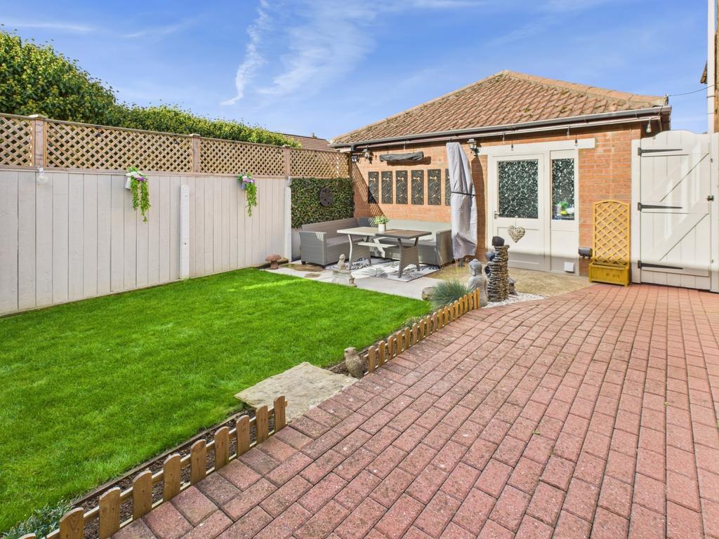 Cam04233 g0 pr0037 still037