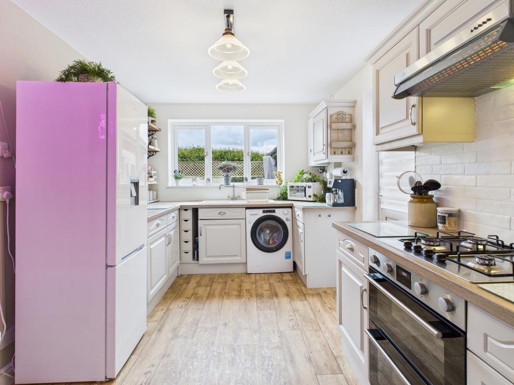 Cam04233 g0 pr0037 still005