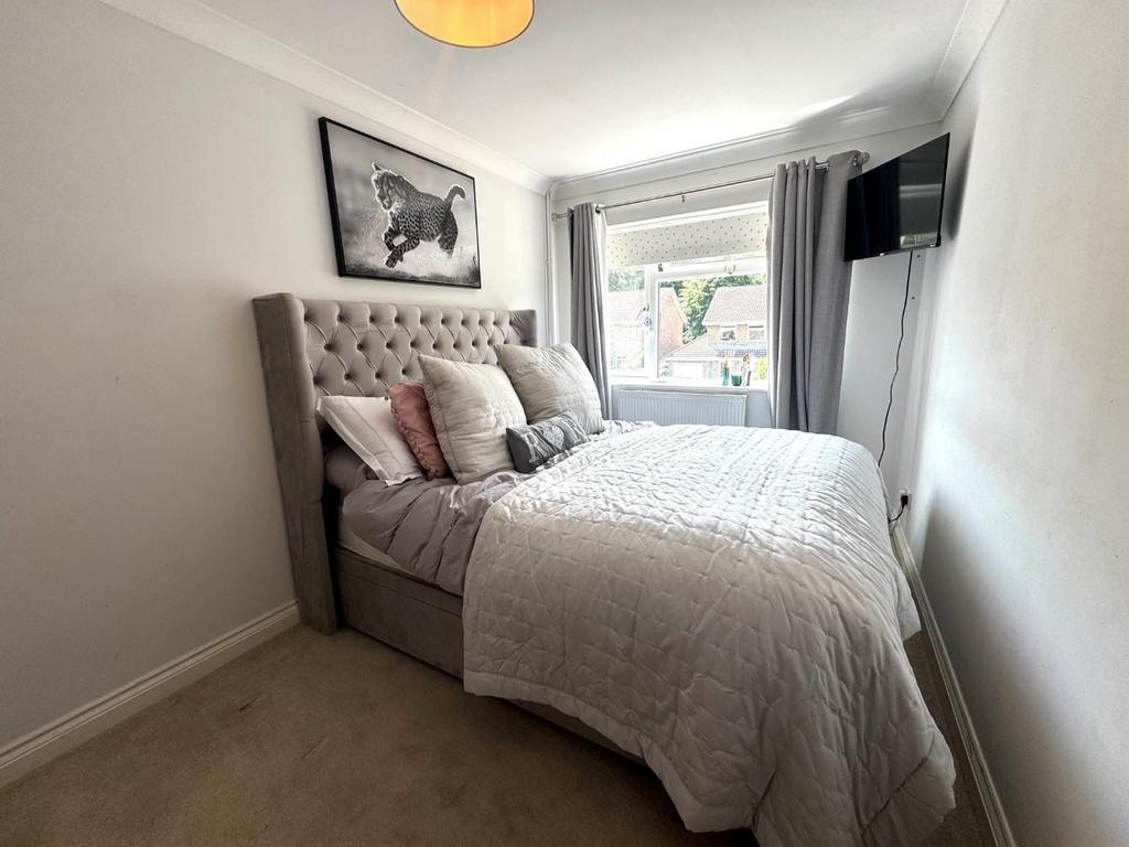 Bed 1.jpg