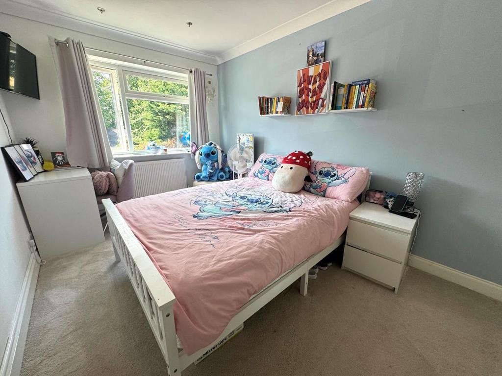 Bed 3.jpg
