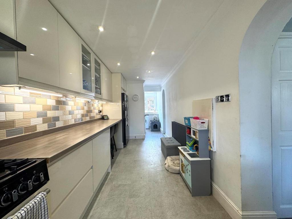 Kitchen 3.jpg