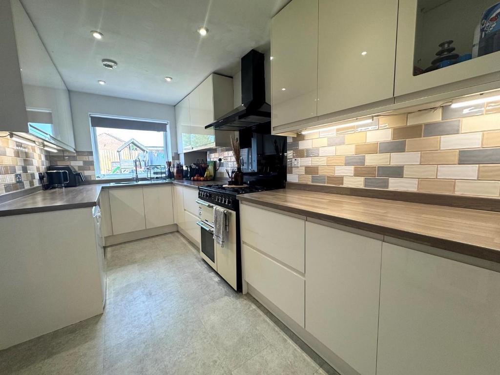Kitchen 4.jpg
