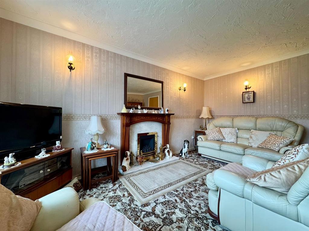 Lounge (2.jpg