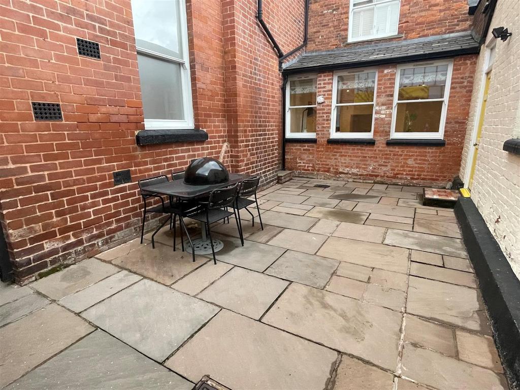 Courtyard gdn.jpg