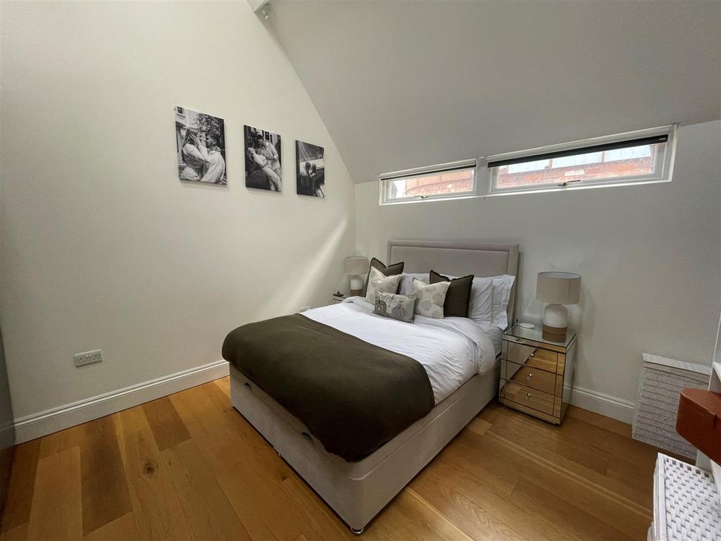 Bed 1a.jpg