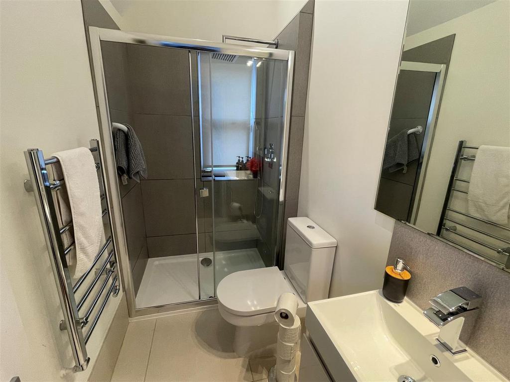 Shower room.jpg