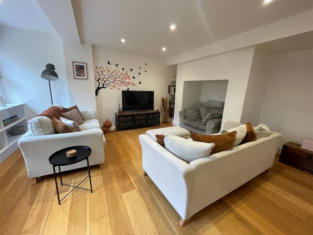 Livingroom.jpg