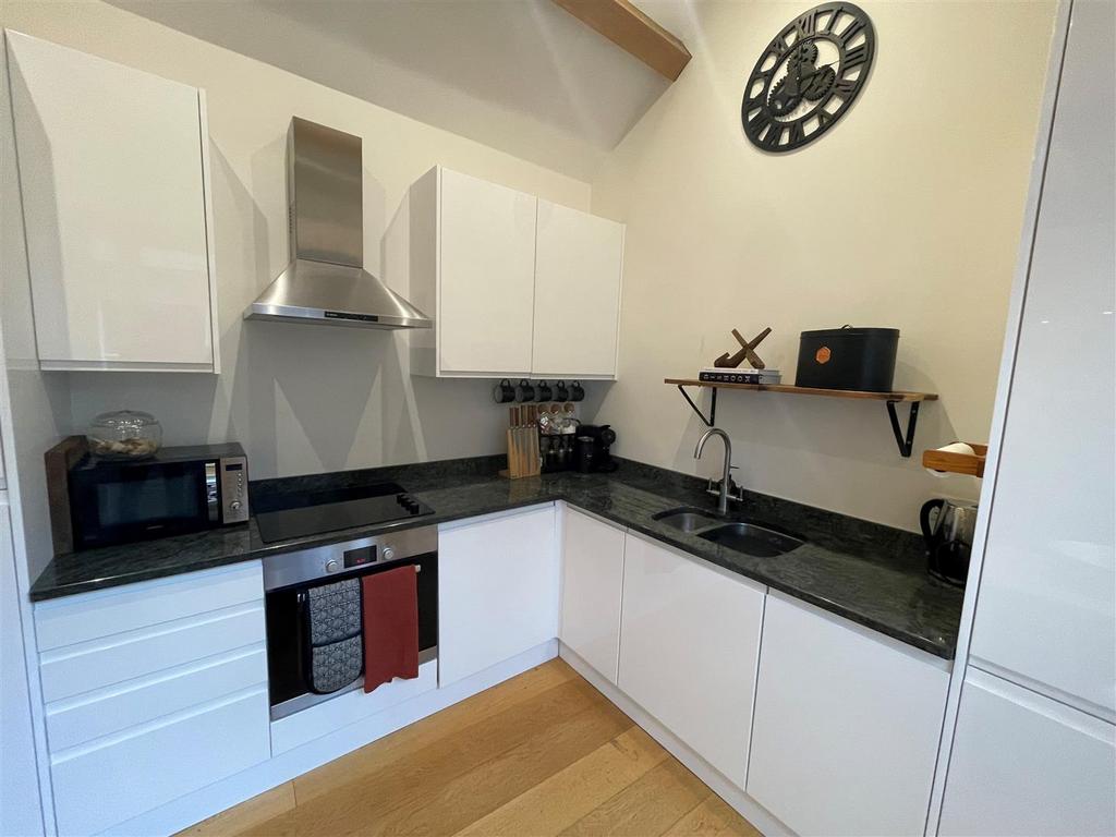 Kitchen 1.jpg