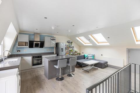 3 bedroom apartment for sale, London W6