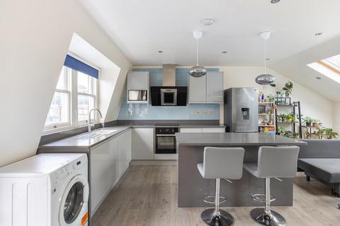 3 bedroom apartment for sale, London W6