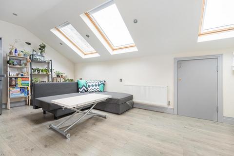 3 bedroom apartment for sale, London W6