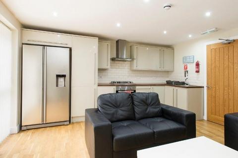 6 bedroom townhouse to rent, Talbot Street, Nottingham NG1