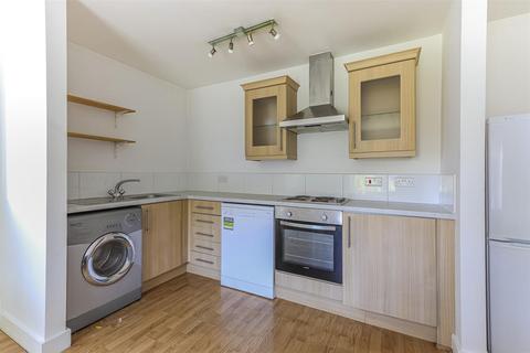 2 bedroom apartment to rent, Newport Road, Cardiff CF24