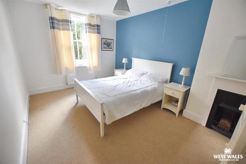 4 bedroom semi-detached house for sale, St. Johns Croft, Tenby