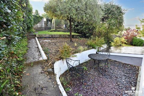 4 bedroom semi-detached house for sale, St. Johns Croft, Tenby