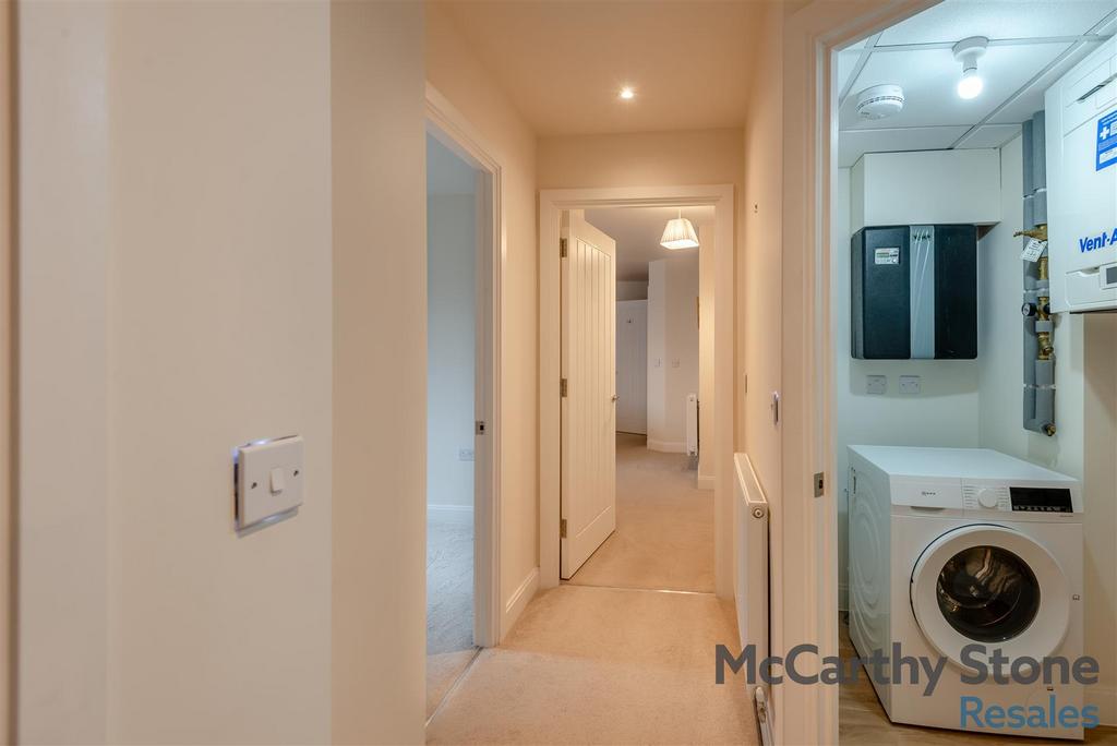 8668601-interior07.jpg