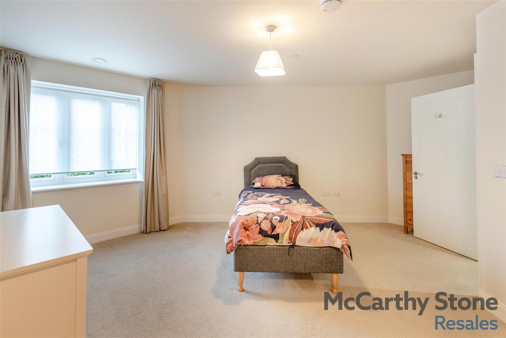 8668601-interior02.jpg