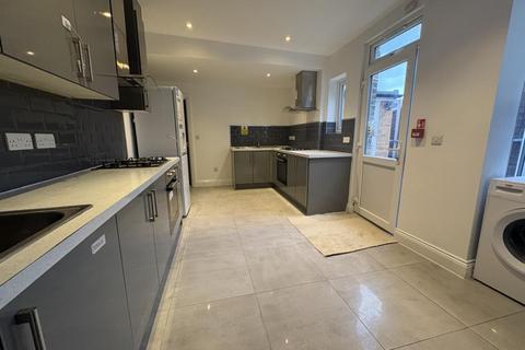 7 bedroom semi-detached house to rent, Hounslow,  null,  TW3