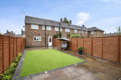 3 bedroom end of terrace house for sale, Knebworth Path, Borehamwood