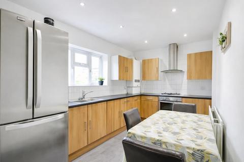 3 bedroom end of terrace house for sale, Knebworth Path, Borehamwood