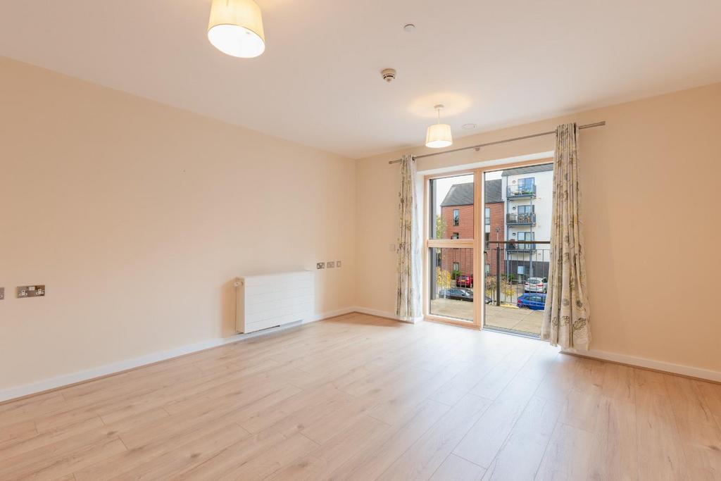 Spacious lounge