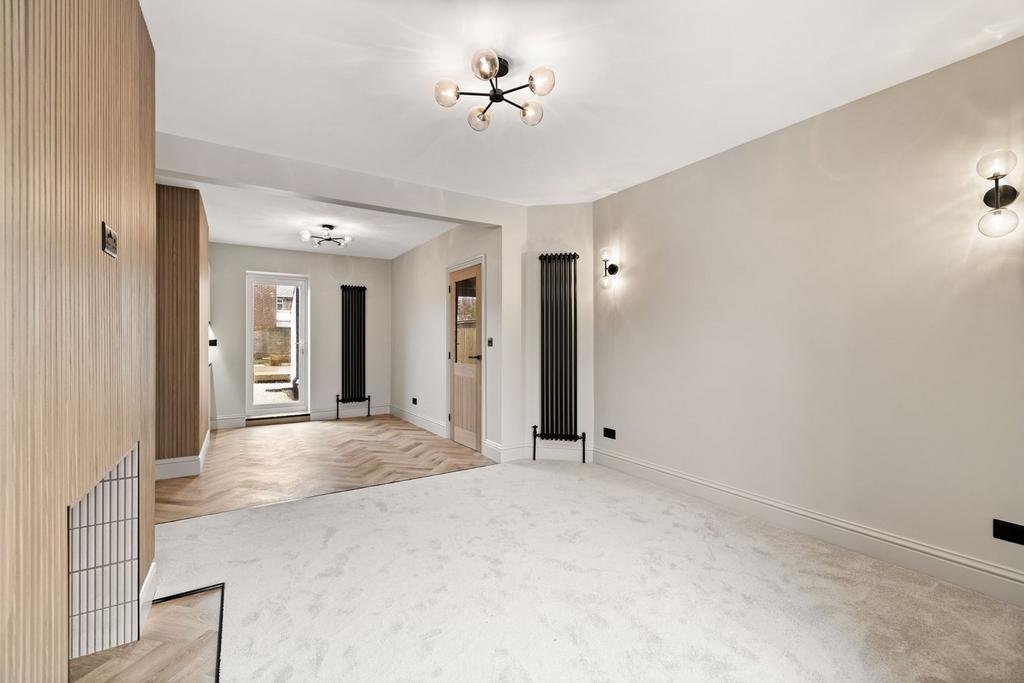 Lounge/Dining Room